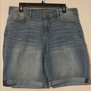 Jordache Bermuda Shorts Women’s Mid Rise Stretch Slim Bermuda Cuffed Hem Sz 18W